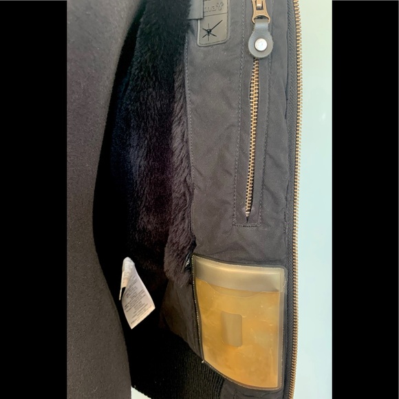 TNA Verbier Parka Short - Picture 6 of 9